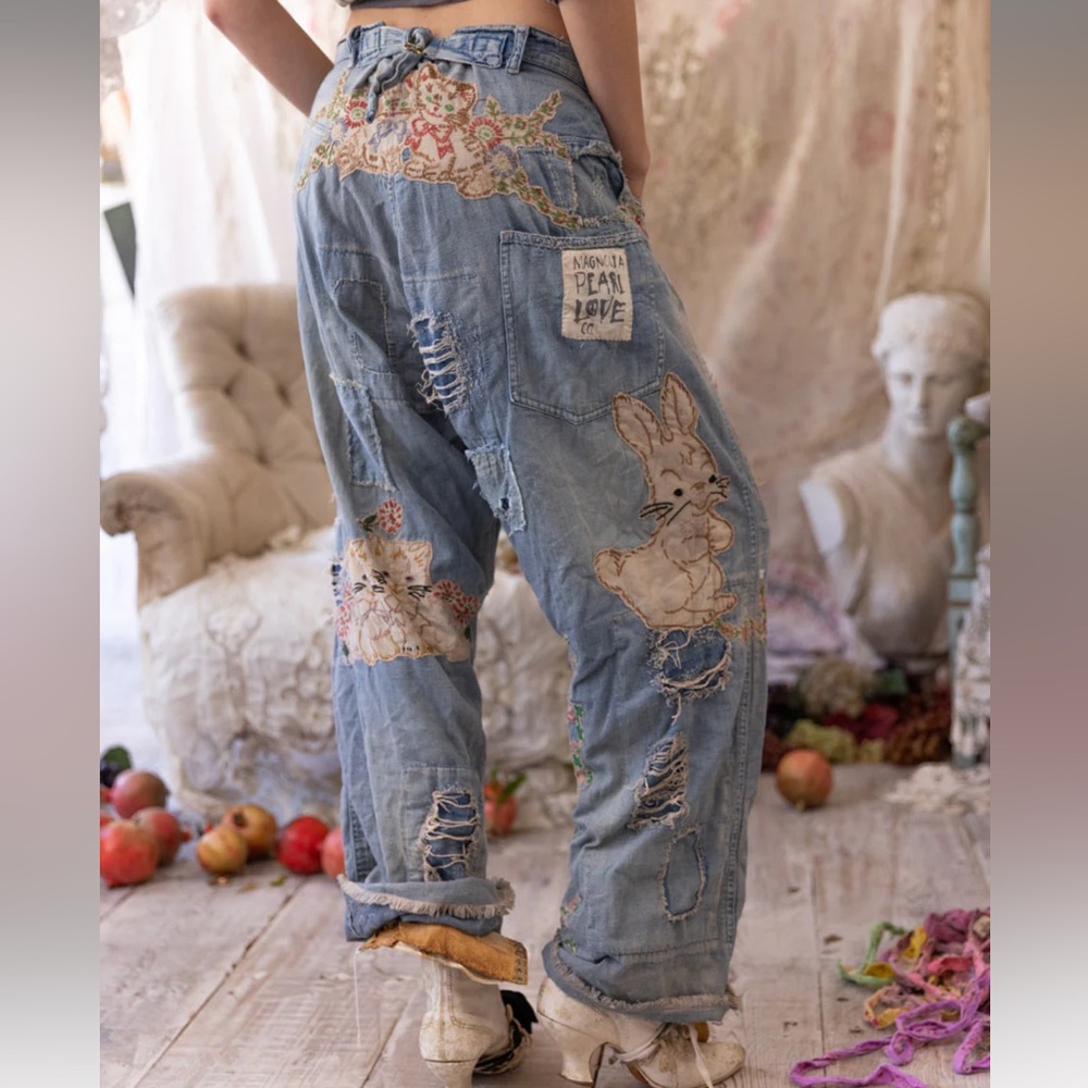 Magnolia Pearl Light Blue cat Embroidered Boyfriend Jeans - Picture 5 of 7